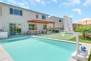 Piscine extérieure, piscine chauffée