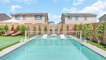 Piscine extérieure, piscine chauffée