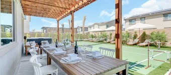 Charming 7-bedroom house Pickleball+Spa+Pool+BBall+13Beds