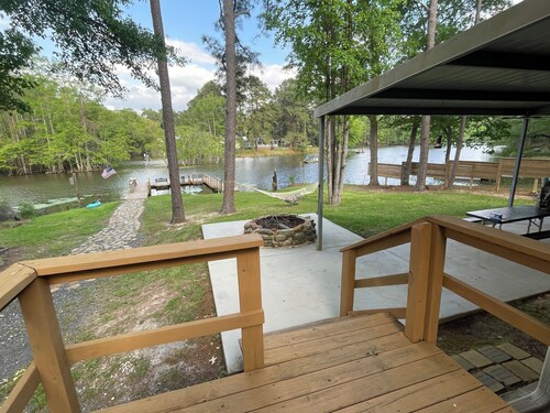  Gilligan’s Waterfront Retreat – Peaceful-Fish, Grill & Relax!