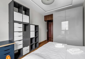 1 habitación, tabla de planchar con plancha, wifi y ropa de cama 
