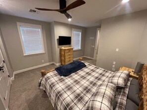 5 slaapkamers, een strijkplank/strijkijzer, gratis wifi, beddengoed