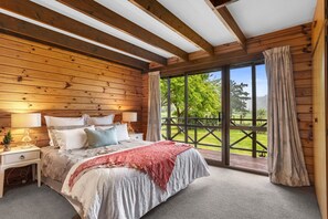 4 bedrooms, desk, WiFi, bed sheets - The Wee Glen - Peaceful Country Retreat in Glentui, Canterbury (Glentui)