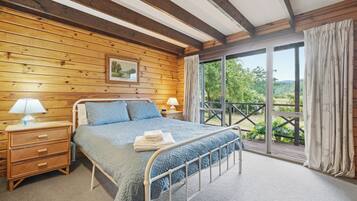 4 habitaciones, escritorio, wifi y ropa de cama