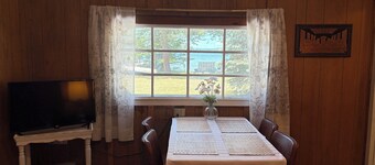 Cozy 2-bedroom cabin North of Bemidji