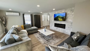 Smart TV, fireplace
