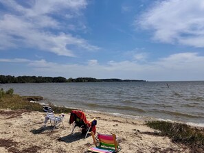 Solsenger og strandhåndklær