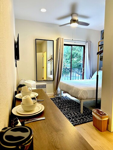 Little Italy Inn - Limited Service Apart Hotel