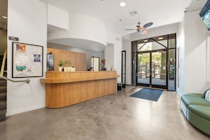 Lobby - Little Italy Inn - Limited Service Apart Hotel (San Diego)