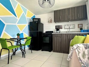 Interior - Startfish #2 Apartment 9 Min to Airport FREE WI-FI (CAROLINA)