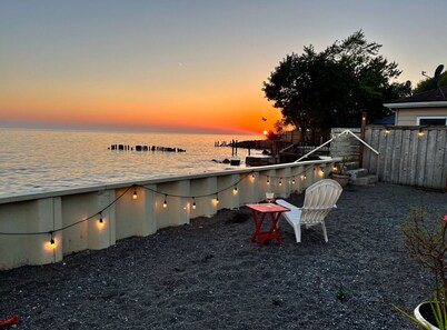 Private Lakefront beach oasis