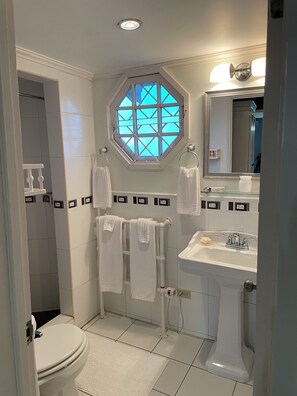 淋浴設備、風筒、提供毛巾、番梘