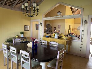 Dining - Old world Jamaica charm (Blue mountains)