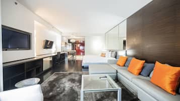 1 habitación, escritorio, tabla de planchar con plancha y wifi gratis