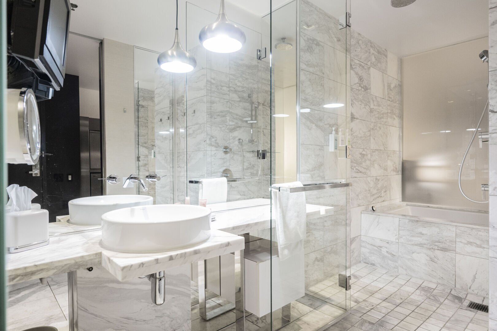 Shower, jetted tub, hair dryer, towels