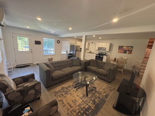 Charming 2-bedroom apartment with AC, WiFi in beautiful China