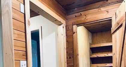 Charming 2-bedroom apartment with AC, WiFi in beautiful China