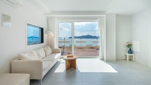 Basic Room, 2 Bedrooms (Ocean View B101 (Pool Villa)) | 1 bedroom, free WiFi - Jangsuri Pension in Yeosu (Yeosu)