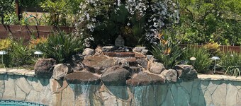 Beautiful private secure quiet 3-bedroom house w/pool jacuzz garage and WiFi