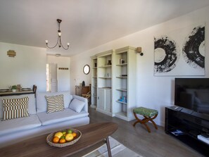 TV - Vaugrenier Présidence by Interhome (Villeneuve-Loubet)