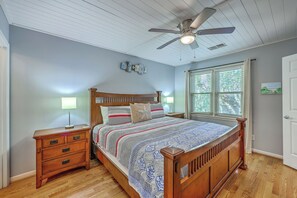 4 bedrooms, iron/ironing board, free WiFi, bed sheets - Amenity Cards Included. Cozy Family Cottage. (Seabrook Island)