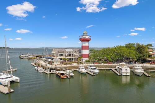 3-Bedroom Penthouse in Harbour Town