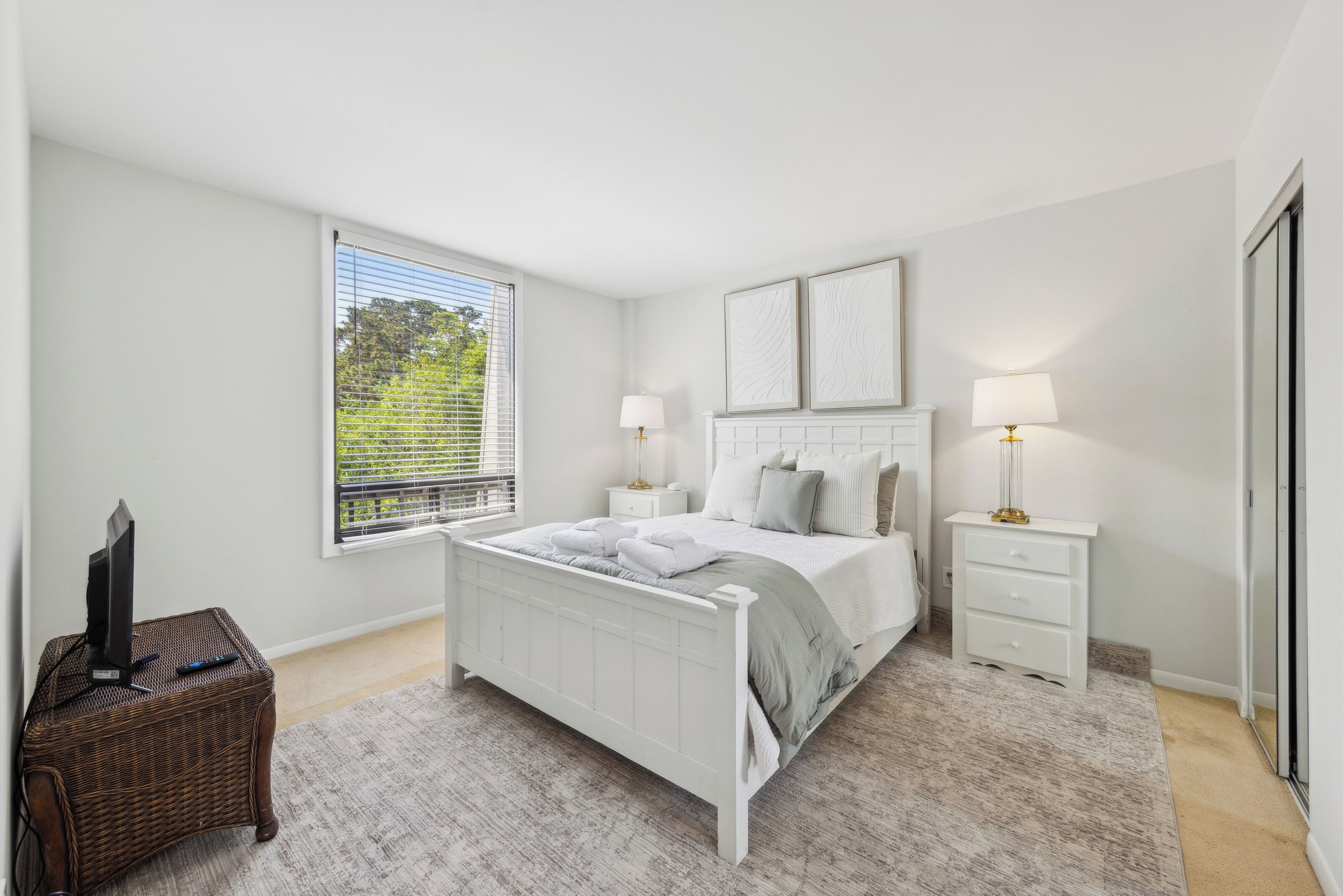 3 chambres, fer et planche à repasser, Wi-Fi gratuit, draps fournis