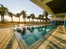 2 piscinas al aire libre