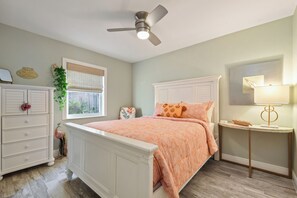 3 Schlafzimmer, Schreibtisch, Bügeleisen/Bügelbrett, kostenloses WLAN