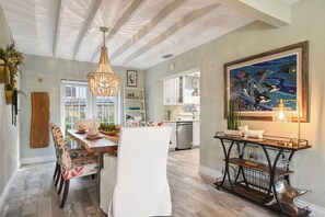 Dining - 3 BR Retreat in Historic Sarasota w/ private pool (Sarasota)