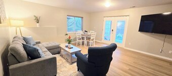 Charming 2-bedroom 2 bathrooms house in wonderful Lynnwood by Alderwood Mall.