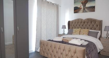 Milton Keynes Luxury Massage Apartment