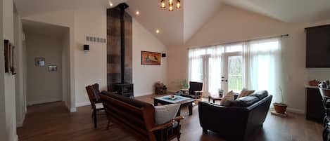 Fireplace, books, stereo