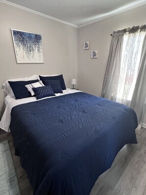 3 bedrooms, iron/ironing board, free WiFi, bed sheets