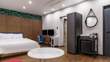 Basic Double Room, Non Smoking, Housekeeping | Desk, free WiFi