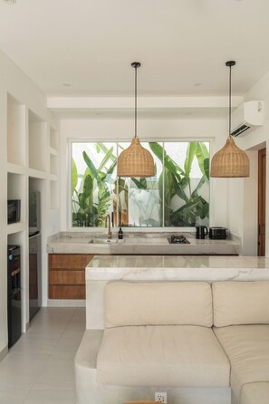 Deluxe Villa, Private Pool, Pool View | Dining room