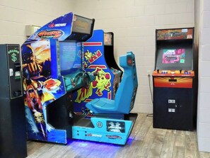 Games room - Experience Island Vibes in relaxing Hilton Head Island! (Hilton Head Island)