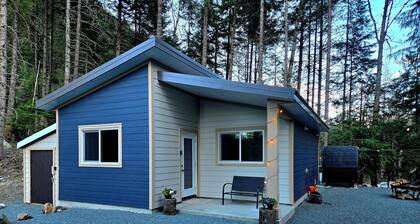 Charming cozy cabin tucked away in a peaceful corner of nature, perfect escape!