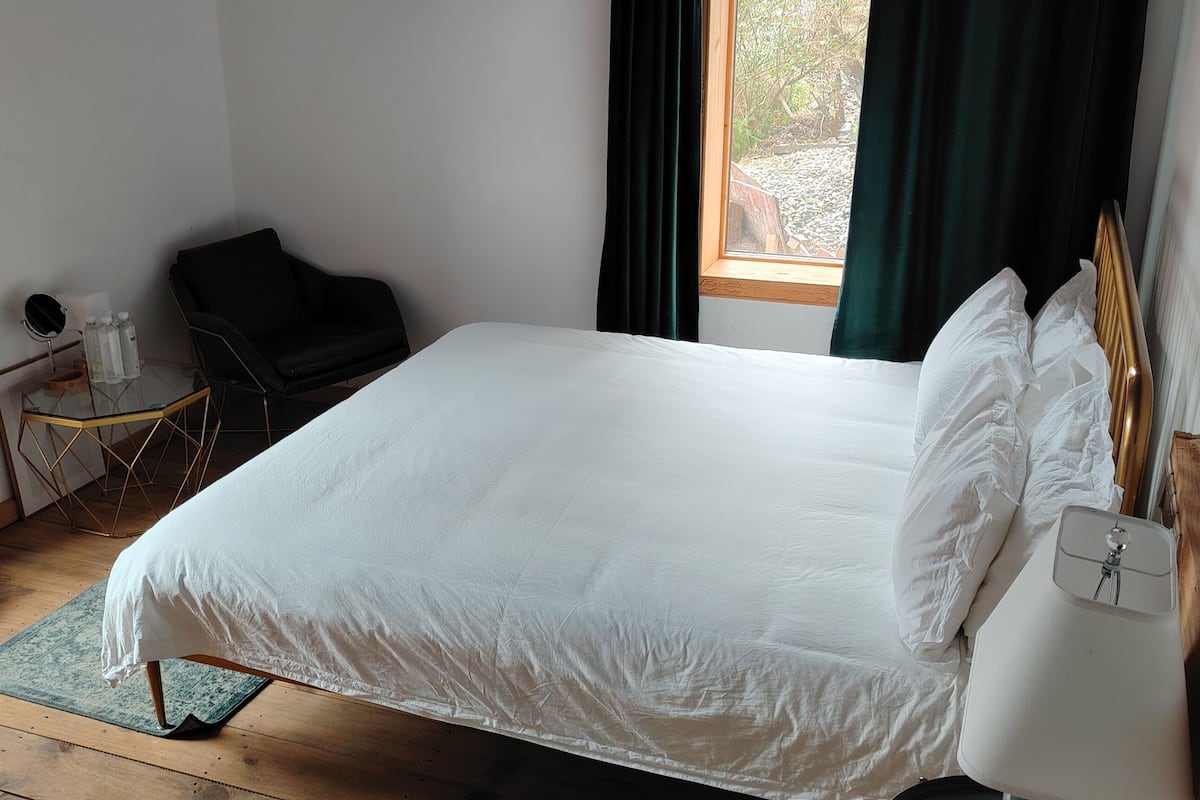 Habitación económica, patio | Ropa de cama