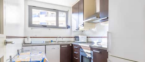 Fridge, microwave, oven, dishwasher