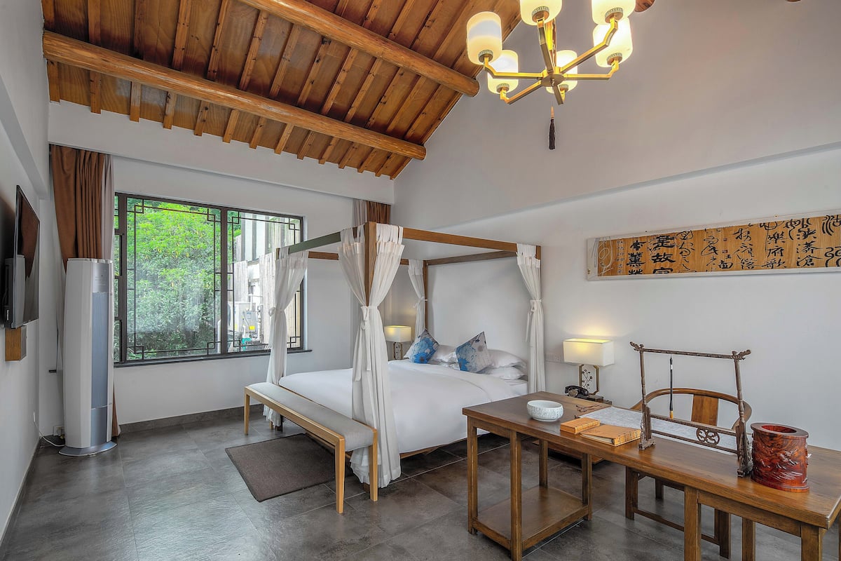 Deluxe Double Room, Garden View