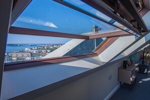 Interior - The Penthouse - 1 Bedroom Penthouse - Milford Haven (Milford Haven)