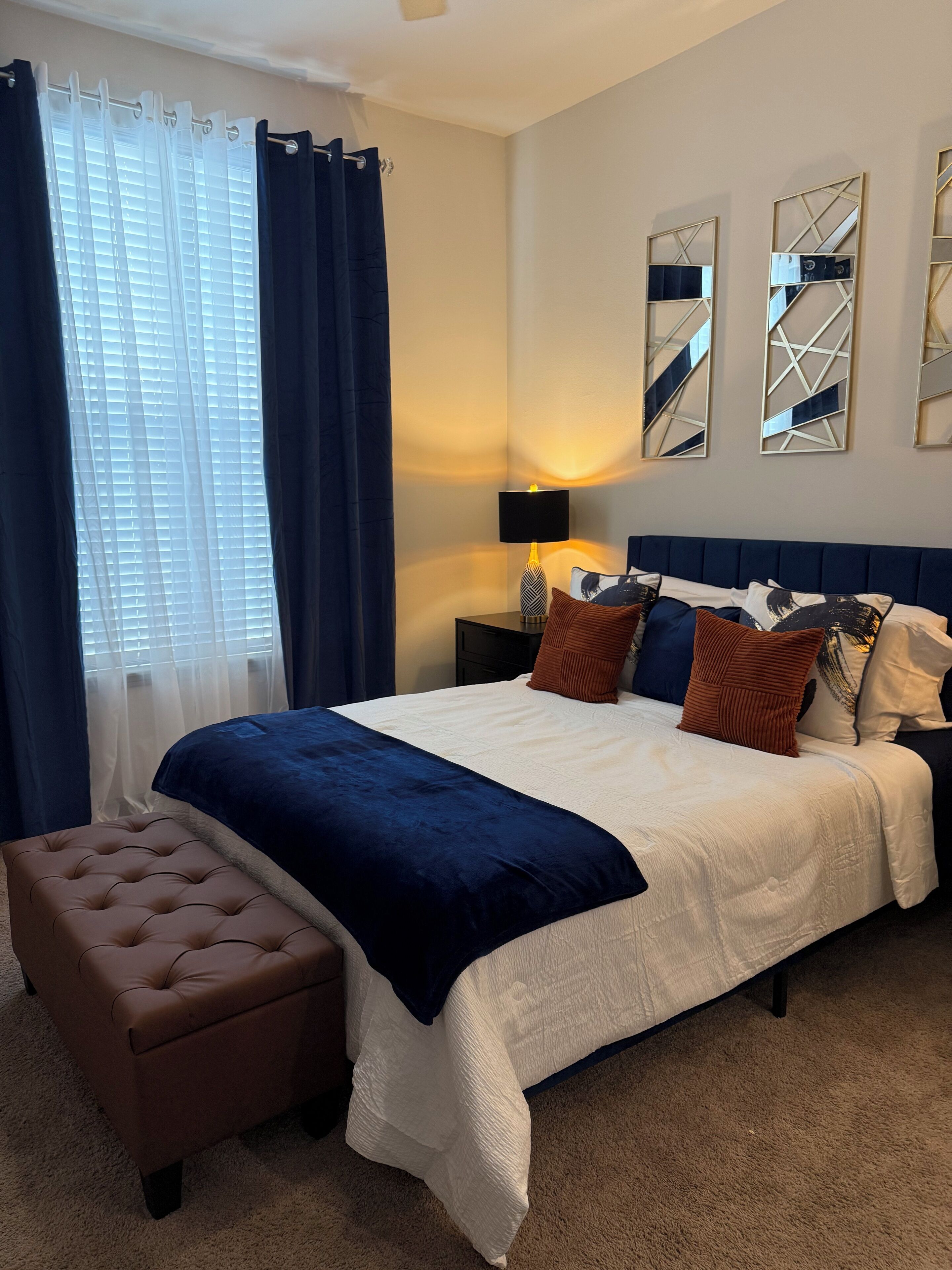 1 slaapkamer, een strijkplank/strijkijzer, wifi, beddengoed