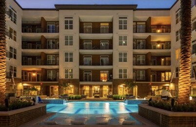 New Downtown! Luxury 1-bedroom condo with AC, WiFi in delightful Houston