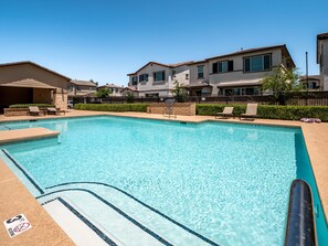 Pool - 3-bedroom house in beautiful Chandler with AC - WiFi - Pool. (Chandler)