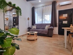 TV - Santa Amalia 1A3-Swimming Pool, Parking, Second line of the beach (Torremolinos)