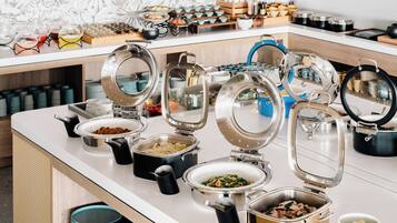 Desayuno buffet todos los días (con cargo)