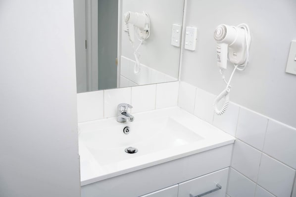Shower, towels