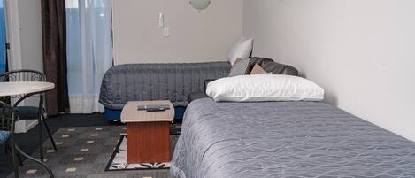 1 bedroom, iron/ironing board, free WiFi