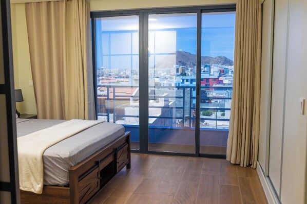 1 bedroom, in-room safe, desk, iron/ironing board